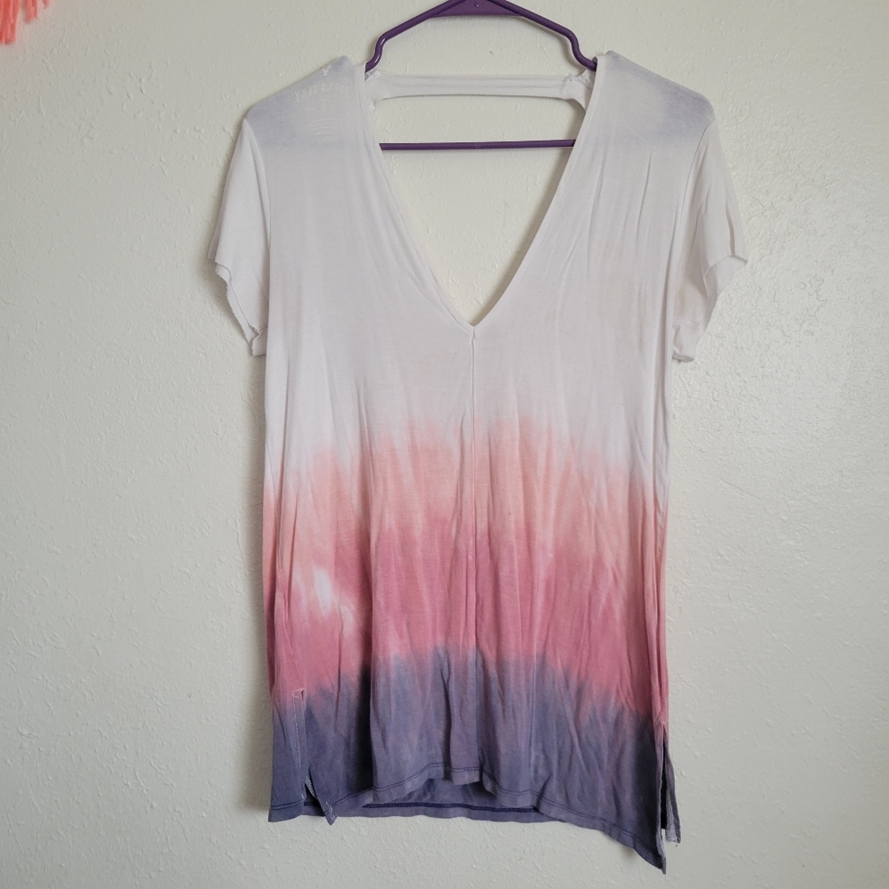 American eagle v neck tee